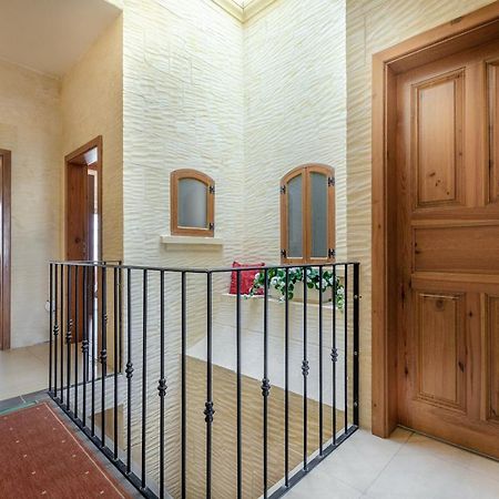A Popular Pet Friendly Villa With A Pool, Gozo Xagħra Kültér fotó