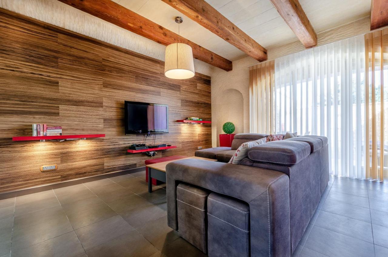 A Popular Pet Friendly Villa With A Pool, Gozo Xagħra Kültér fotó