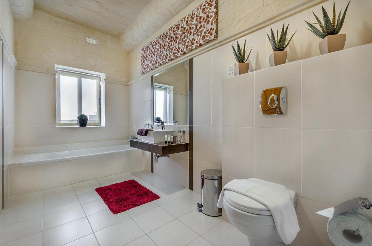 A Popular Pet Friendly Villa With A Pool, Gozo Xagħra Kültér fotó