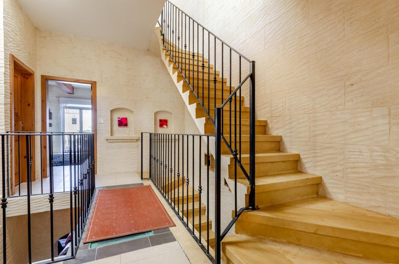 A Popular Pet Friendly Villa With A Pool, Gozo Xagħra Kültér fotó